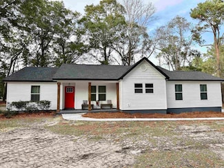 44 Wildwood Dr, Crawfordville, FL 32327