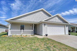 907 Clubhouse Dr, McPherson, KS 67460
