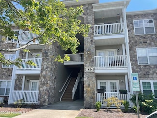 632 Condo Club Dr Unit 210, Wilmington, NC 28412