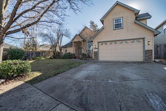 1989 Willowbrook Dr, Medford, OR 97501