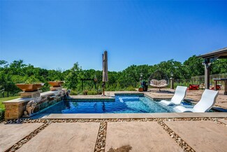 908 Haverford Ln, Lantana, TX 76226