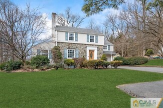 137 Hillcrest Rd, Watchung, NJ 07069