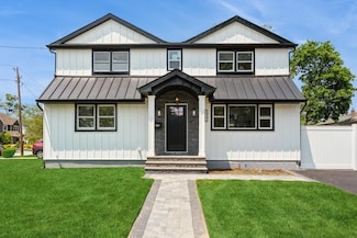 1541 Midian St, Merrick, NY 11566