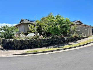 855 Wailupe Dr, Wailuku, HI 96793