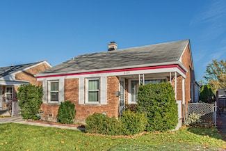 8239 N New England Ave, Niles, IL 60714