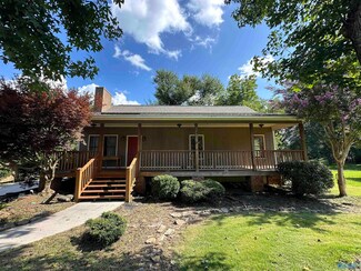 817 Holly Creek Dr, Gadsden, AL 35904