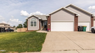 4929 Fountainblue Dr, Bismarck, ND 58503