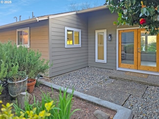 8305 NW Fruit Valley Rd, Vancouver, WA 98665