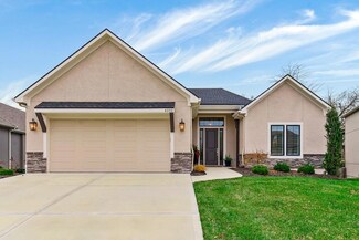 6050 Lakecrest Dr, Shawnee, KS 66218