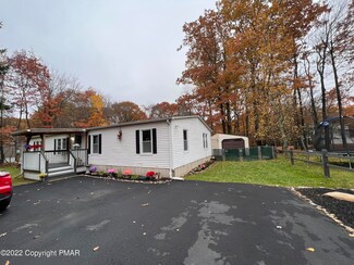 310 Summit Ave, Pocono Summit, PA 18346