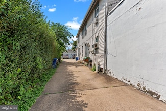 35 W Lincoln Hwy, Langhorne, PA 19047