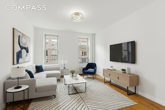 323 W 43rd St Unit 4R, New York, NY 10036