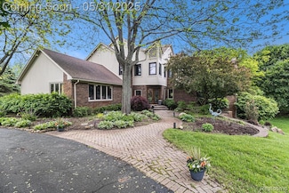 1080 Meadow Crest Dr, Clarkston, MI 48348