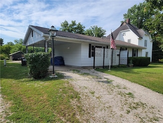 517 W Union St, Nokomis, IL 62075