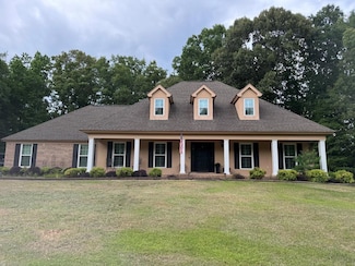 124 Collinswood Dr, Eufaula, AL 36027