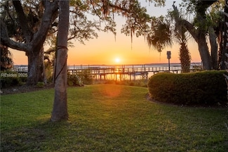 21 N Calibogue Cay Rd, Hilton Head Island, SC 29928