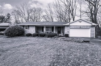 2332 Shawnee Trail, Youngstown, OH 44511
