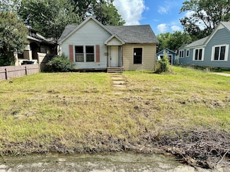 911 W Sears St, Denison, TX 75020