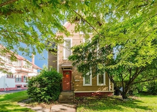 1005 Harrison St, La Porte, IN 46350
