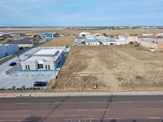 6424 Sinatra Pkwy, Laredo, TX 78041