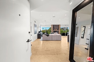 949 N Kings Rd Unit 314, West Hollywood, CA 90069