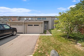 771 Peninsula Ct, Ann Arbor, MI 48105