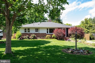 1904 Jamestown Rd, Alexandria, VA 22308