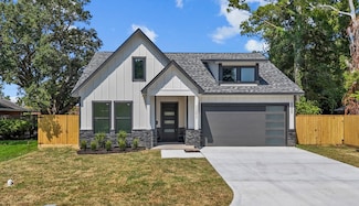 1205 Jarrett St, Liberty, TX 77575