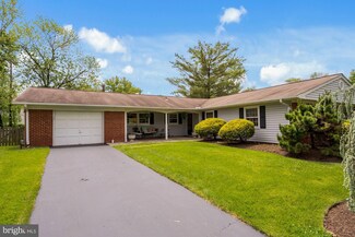 4127 Middle Ridge Dr, Fairfax, VA 22033