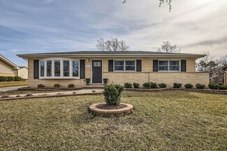 611 Merlin Dr, Schaumburg, IL 60193