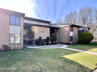 24 Meadow Green Cir Unit K, Manalapan, NJ 07726