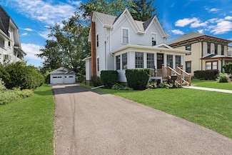 1019 Main St, Antioch, IL 60002