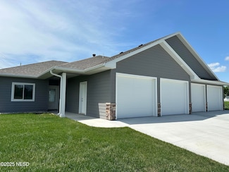 141 Meadow Dr NE, Watertown, SD 57201