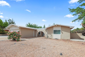 7707 Buckboard Ave NE, Albuquerque, NM 87109