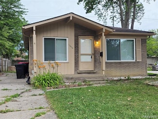 17676 Addison St, Southfield, MI 48075