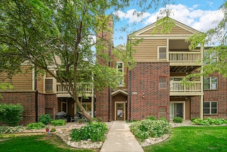 108 Glengarry Dr Unit 303, Bloomingdale, IL 60108