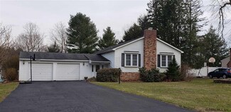 51 Hiawatha Dr, Guilderland, NY 12084