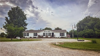 69 Porcupine Path, Linn Valley, KS 66040