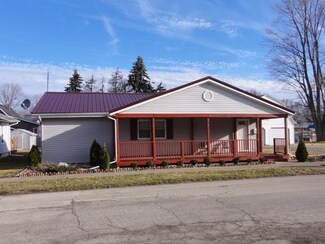 104 E Catherine St, Flora, IN 46929