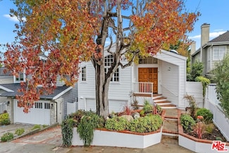 2200 N Poinsettia Ave, Manhattan Beach, CA 90266