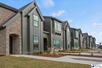 1318 Twelve Oaks Ln, Florence, SC 29501