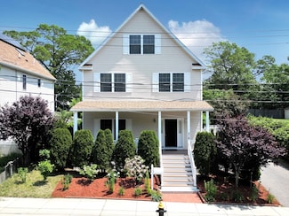 216 Grove St, West Roxbury, MA 02132