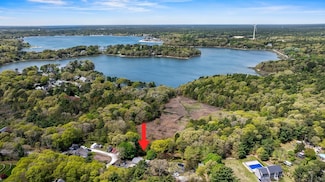 215 Head of The Bay Rd, Buzzards Bay, MA 02532