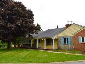 2127 Ferry Rd, Charlotte, VT 05445