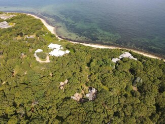 26 Chappaquiddick Ave, Vineyard Haven, MA 02568