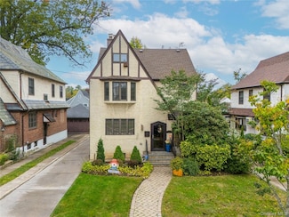 32-30 167th St, Flushing, NY 11358