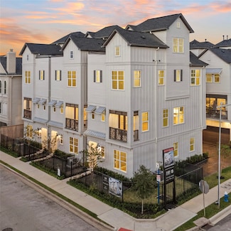 4022 Blossom St, Houston, TX 77007