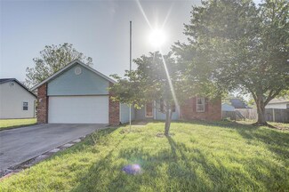 908 Crosswinds Dr, Belleville, IL 62221
