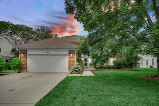 320 W Brampton Ln, Arlington Heights, IL 60004