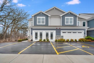682 Cassia Ct, Crystal Lake, IL 60012